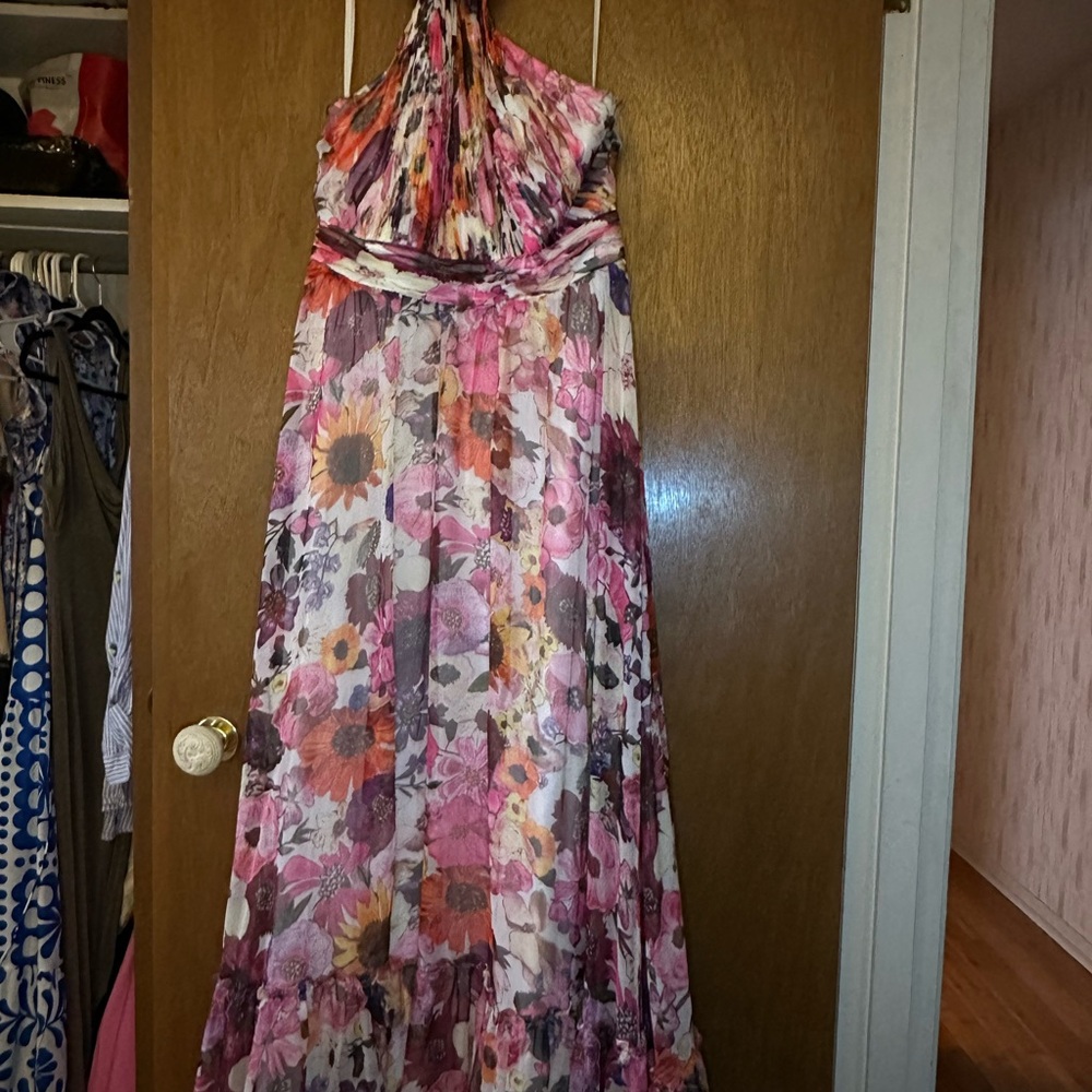 Mac Duggal Pink and Red Halter Maxi Dress it has been altered so fits like an 8